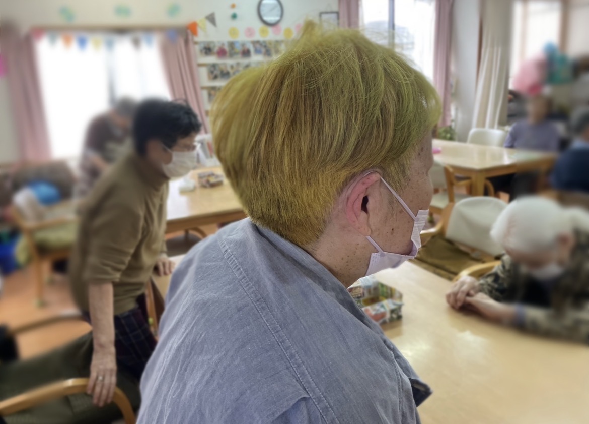 訪問美容 カラーの仕上がり 後ろ姿